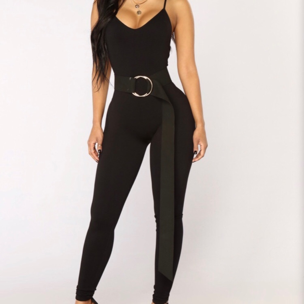 NEVER WORN Fashion nova black jumpsuit